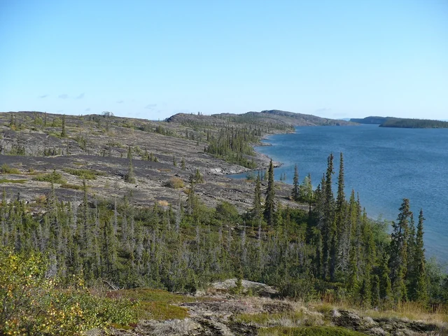 East Arm of Great Slave Lake, Northwest Territories (approx. 400 km south of the Arctic Circle, 120 km south of the arctic tree line) landscape